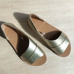 🔴 Metallic Gold Sandals Shoes Universal Thread
